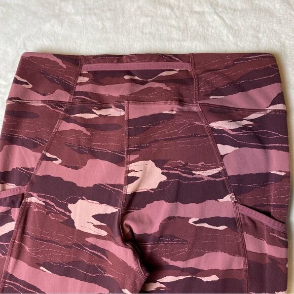 L.L. Bean Pink Tone Camo Boundless Performance Pocket Tights Size Large - Picture 7 of 10